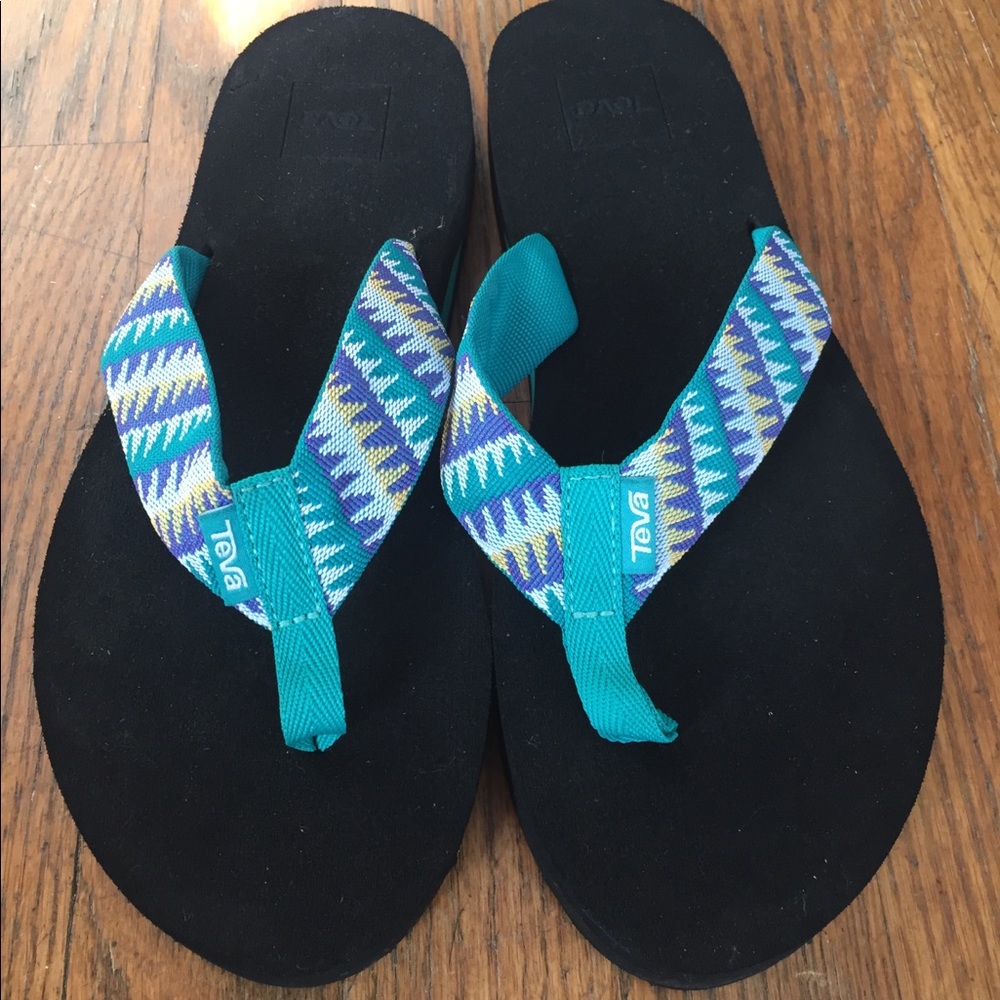 Women’s Teva flip flop sandals, size 9